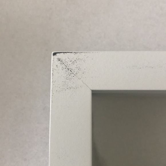 White floating frame - Picture 5 of 6